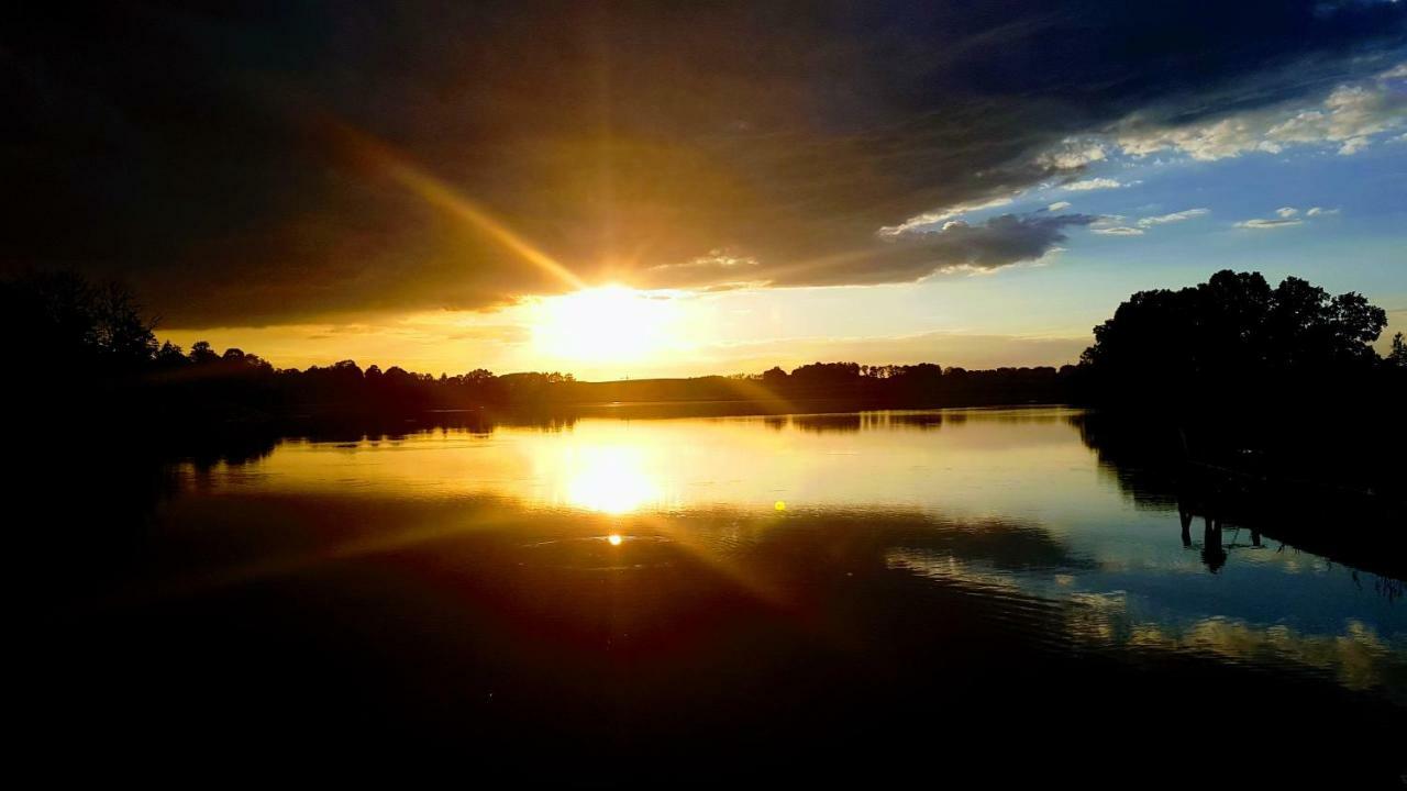 Jaskolka - Pokoje I Apartament Przy Plazy Ольштын Экстерьер фото
